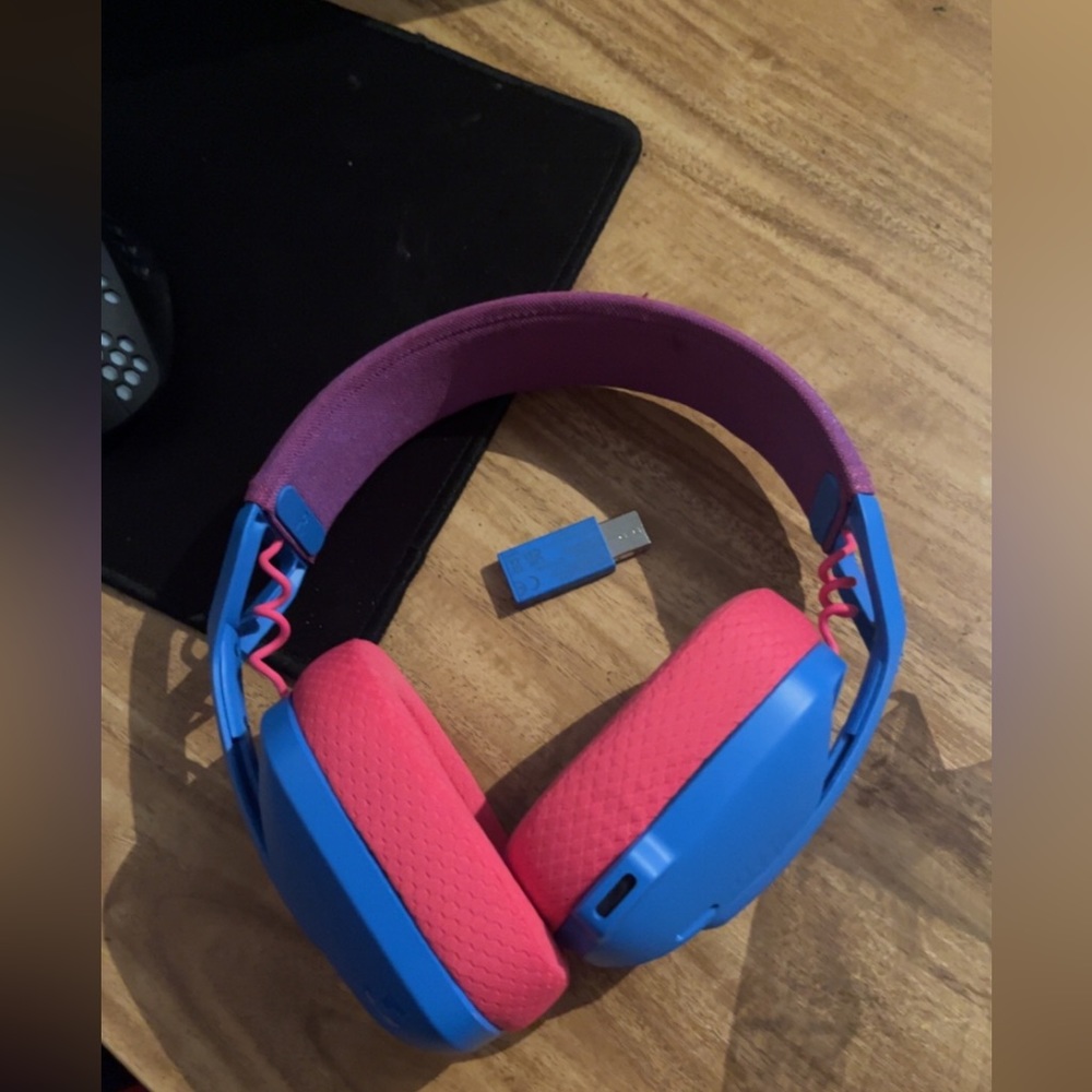 Logitech g435 Bluetooth gaming headset!